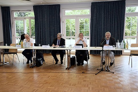 Dr. Marco Trips ( Präsident Niedersächsischer Städte- und Gemeindebund), Jens Graf (Geschäftsführer StGB Brandenburg), Dr. Oliver Hermann (Präsident StGB Brandenburg), Axel Vogel (Minister für Landwirtschaft, Umwelt und Klimaschutz des Landes Brandenburg)