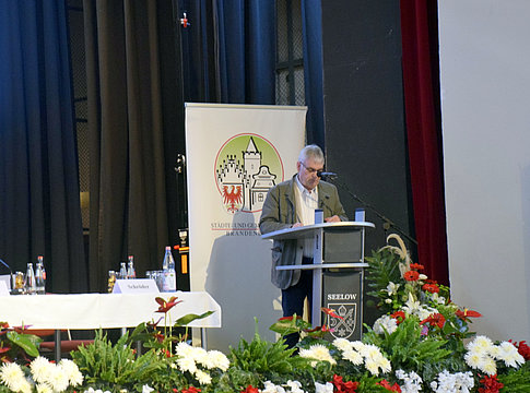 Grußwort von Jörg Schröder, Bürgermeister der Stadt Seelow Grußwort von Jörg Schröder, Bürgermeister der Stadt Seelow
